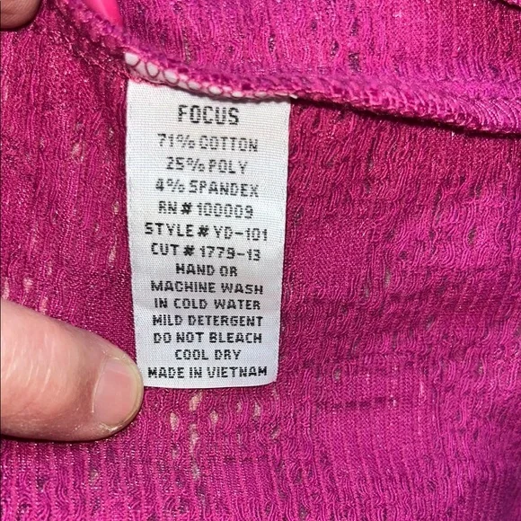 Women's Textured Magenta Top‎ - Picture 6 of 7